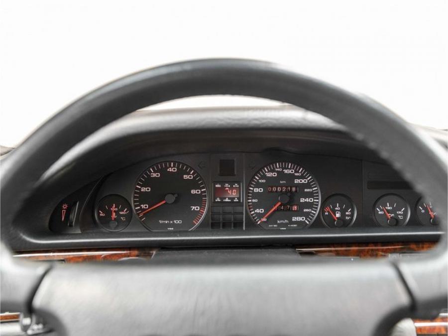 Панель приборов Audi V8 1990 года  (EU) (фото 36 из 84)